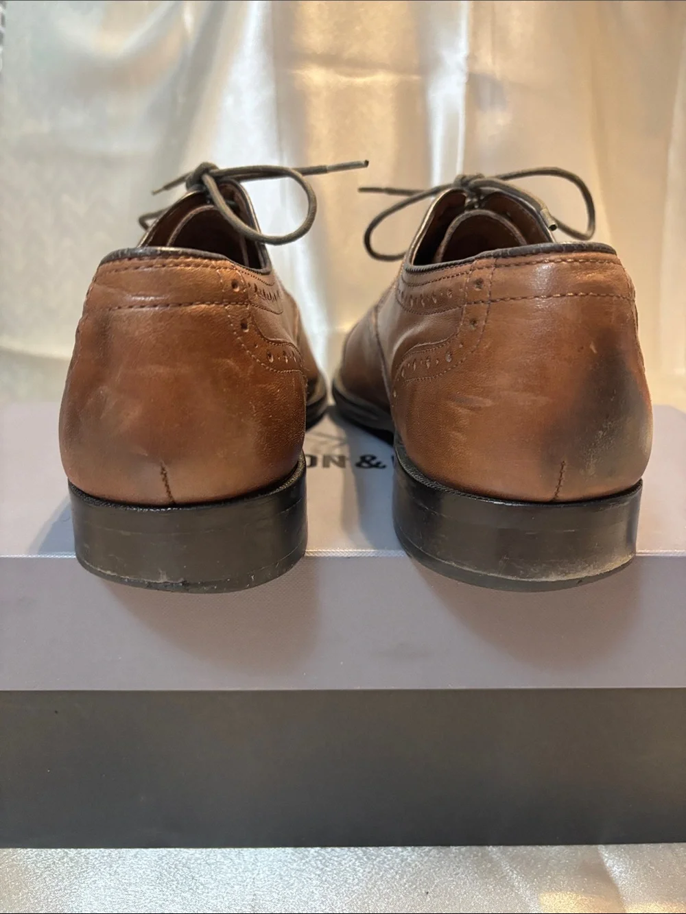 Johnston & Murphy Men's Mahogany Calfskin Leather Brogue Oxford